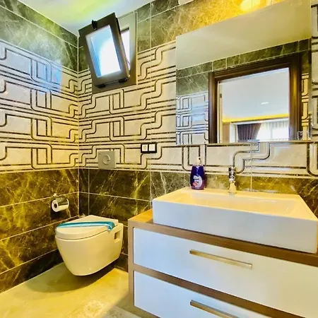 Kuşadası'nda Havuzlu Lüx Life Villa Kuşadası