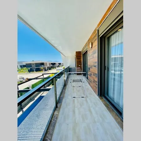 Kuşadası'nda Havuzlu Lüx Life Villa