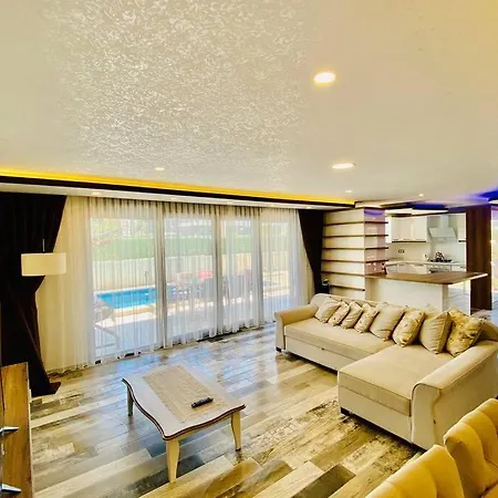 Villa Kusadasi'nda Havuzlu Lux Life Kusadasi
